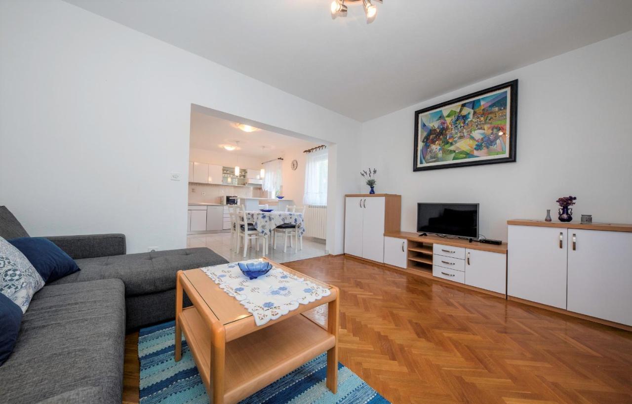 Apartments Anica Kampor Exterior photo