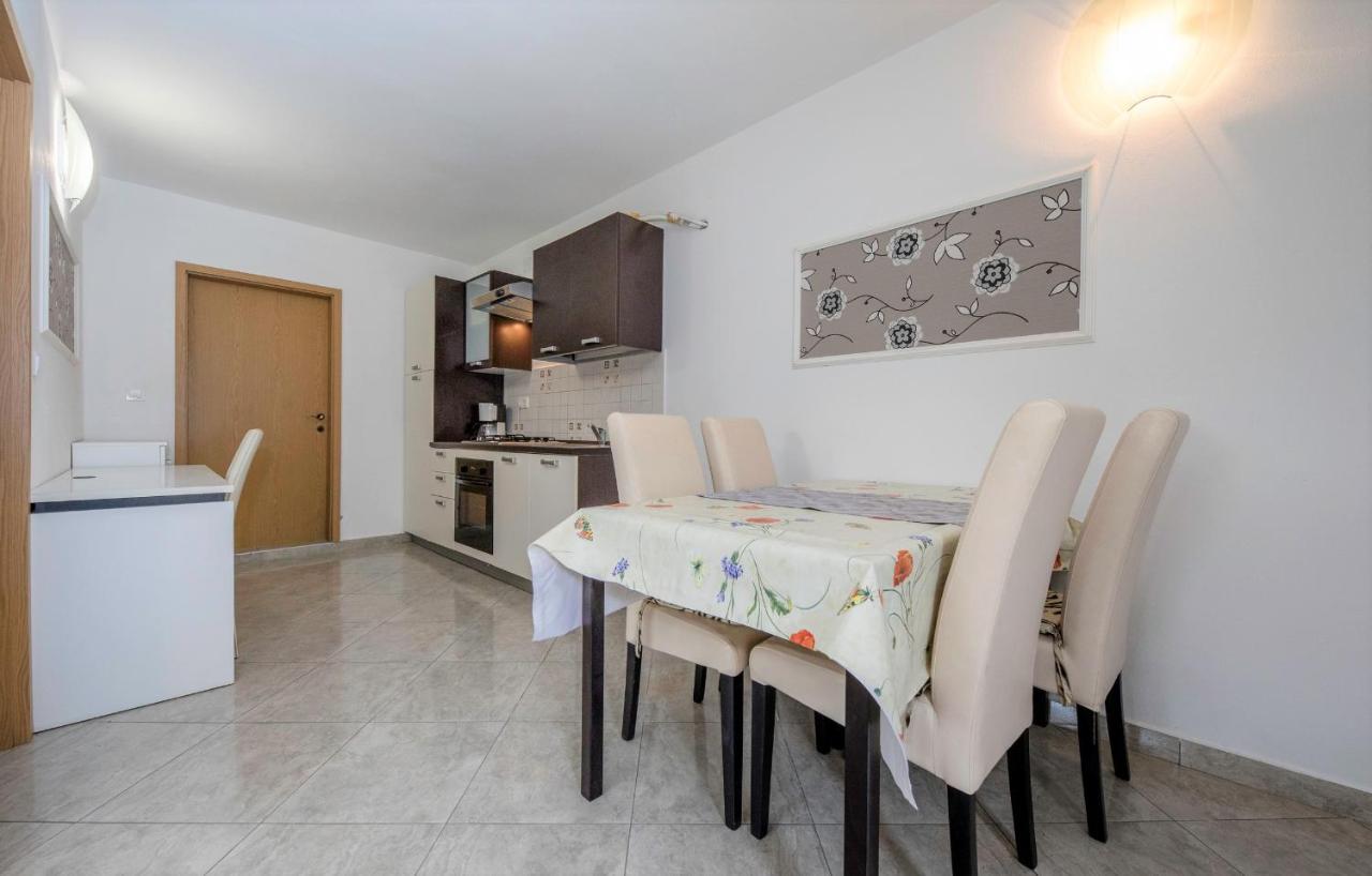 Apartments Anica Kampor Exterior photo