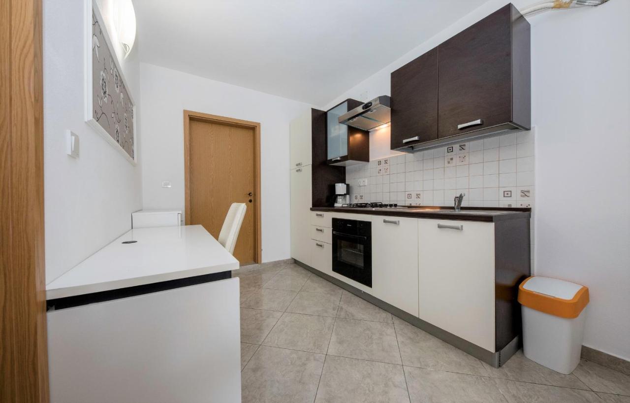Apartments Anica Kampor Exterior photo